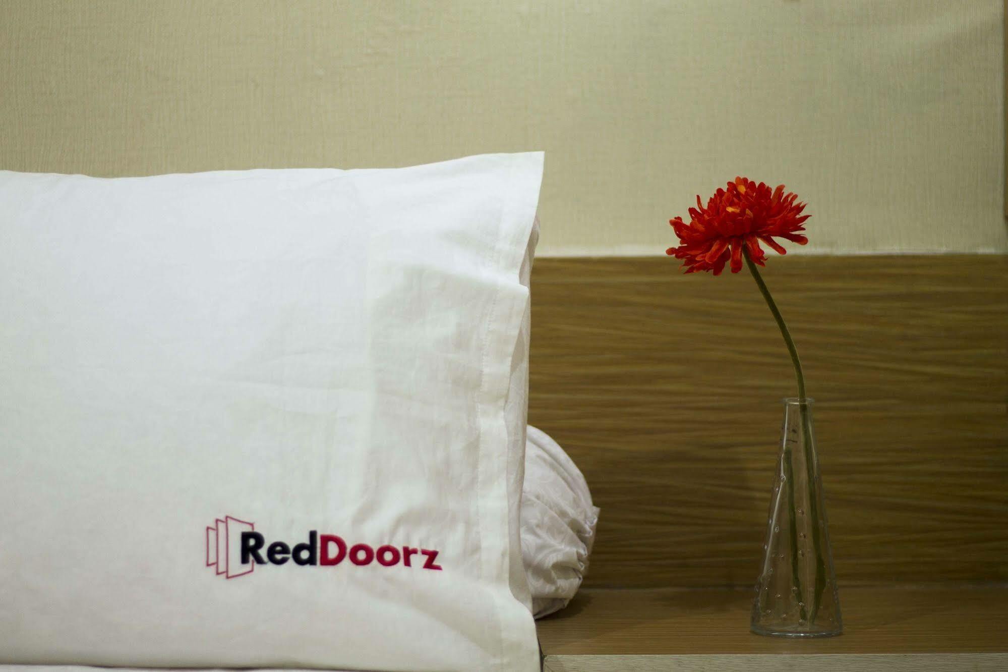 Reddoorz Near Raya Semer Canggu Екстериор снимка